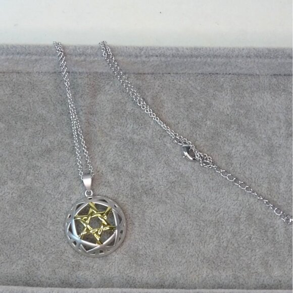 Star Of David Necklace With Silver & Gold-Tone Pendant On Adjustable Chain Unise - Picture 3 of 6